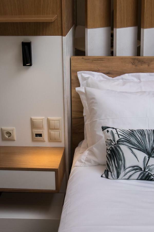 Stairs Homes & Suites Kamaria  Luaran gambar