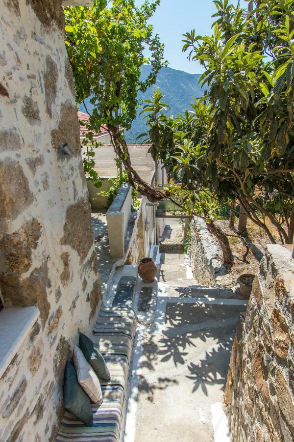Stairs Homes & Suites Kamaria  Luaran gambar